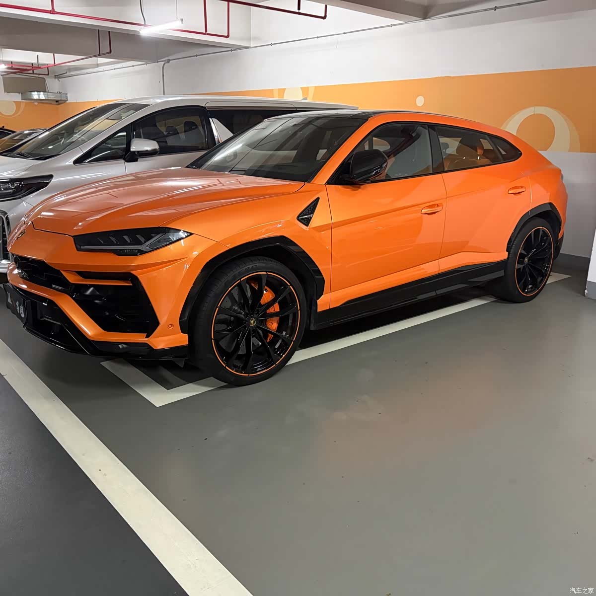 Lamborghini Urus, 2023 8