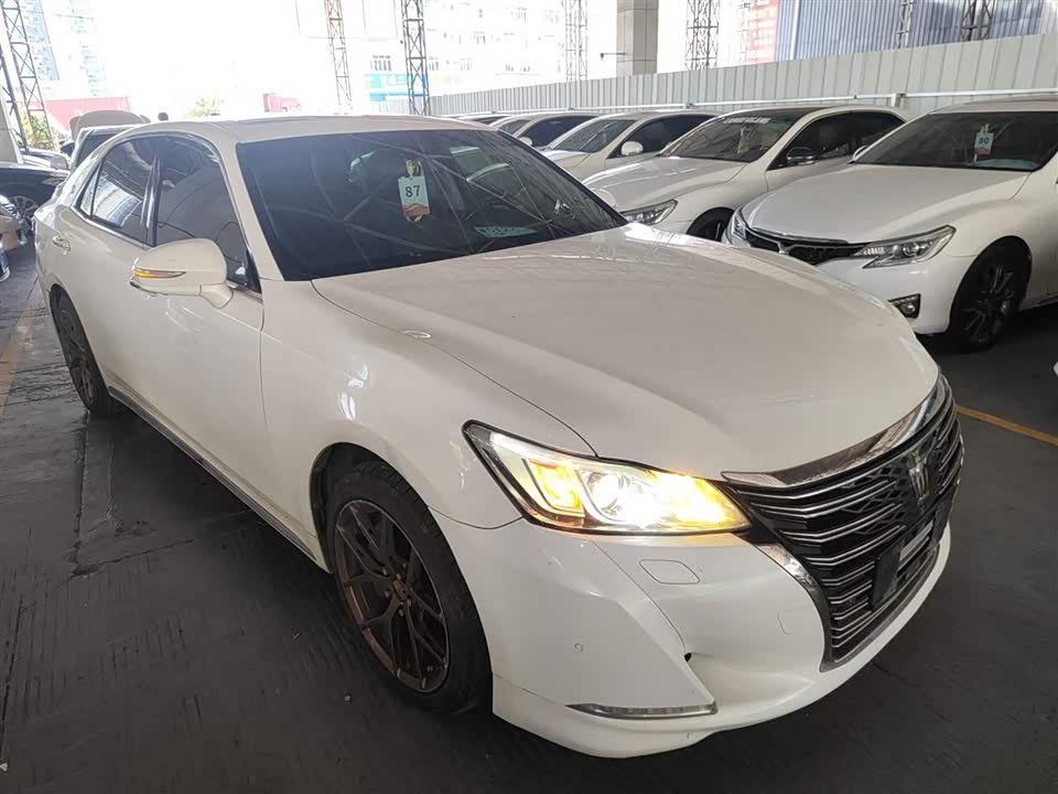 Toyota crown
