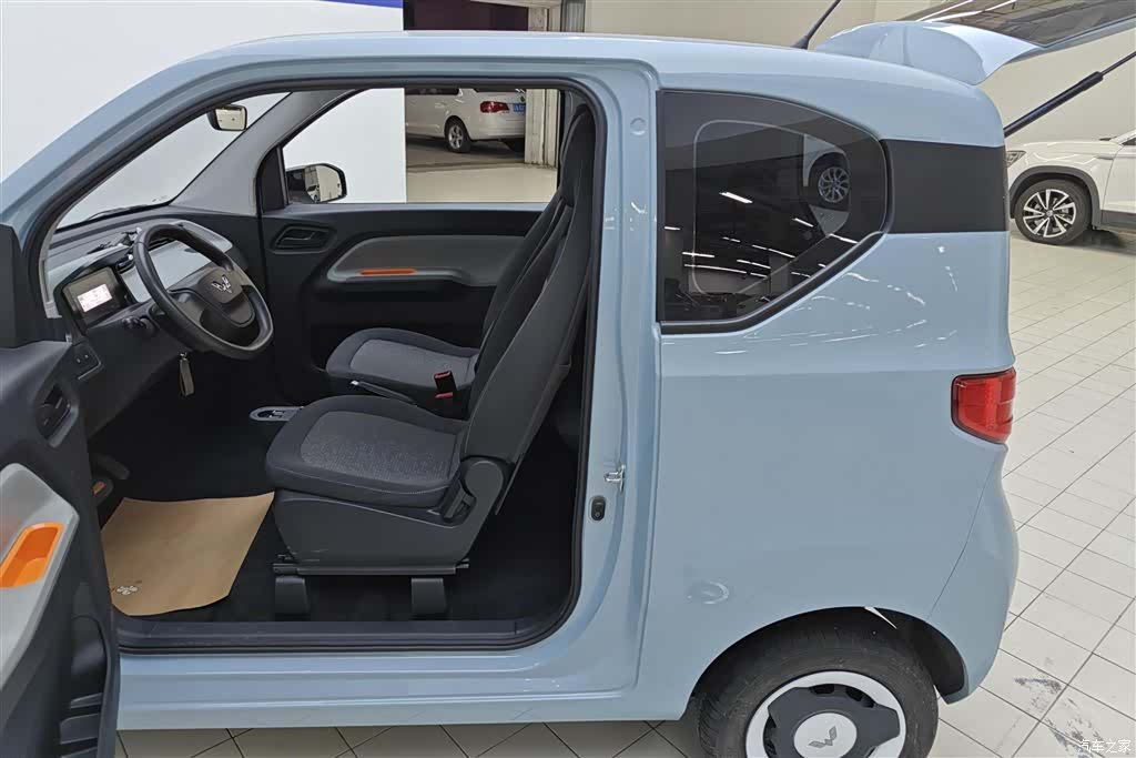 Wuling MINIEV, 2023 11