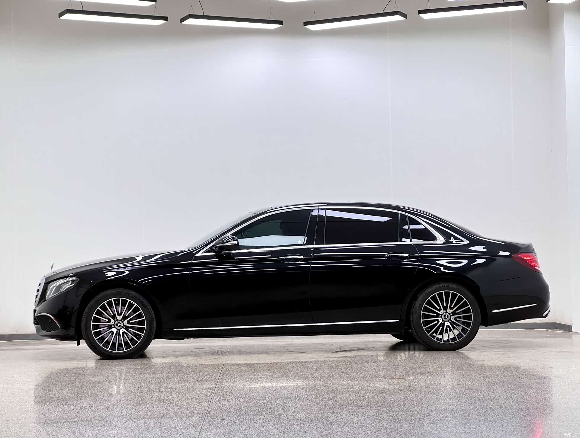 Mercedes-Benz E-Class, 2020 4