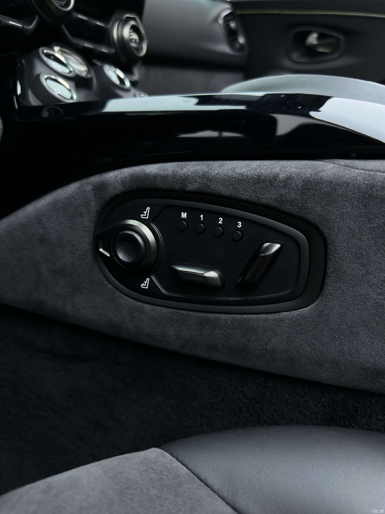 Aston Martin Vantage, 2022 28