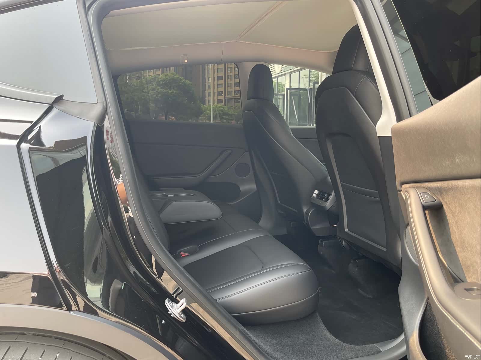 Tesla Model Y, 2022 21