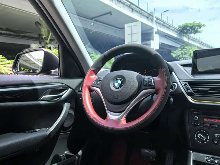BMW X1 2015 sDrive18i shi shang jin ji ban