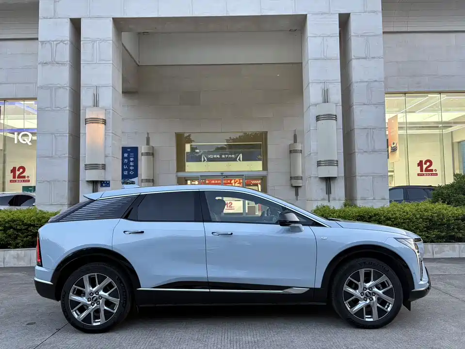 Cadillac IQ Aoge