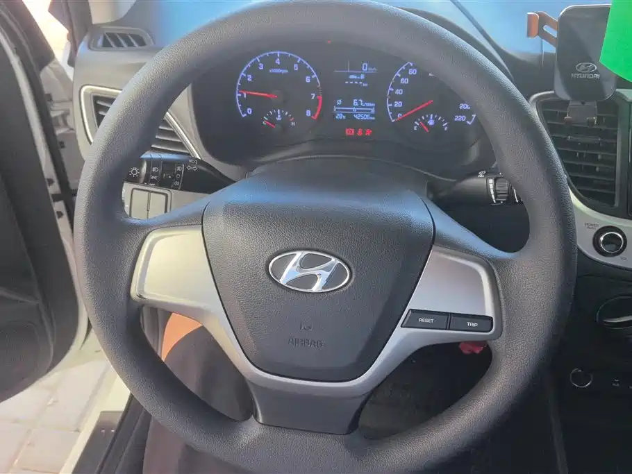 Hyundai Accept