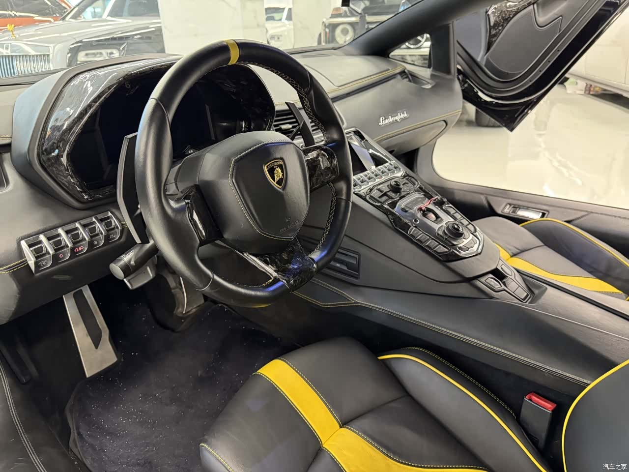 Lamborghini Aventador, 2012 4