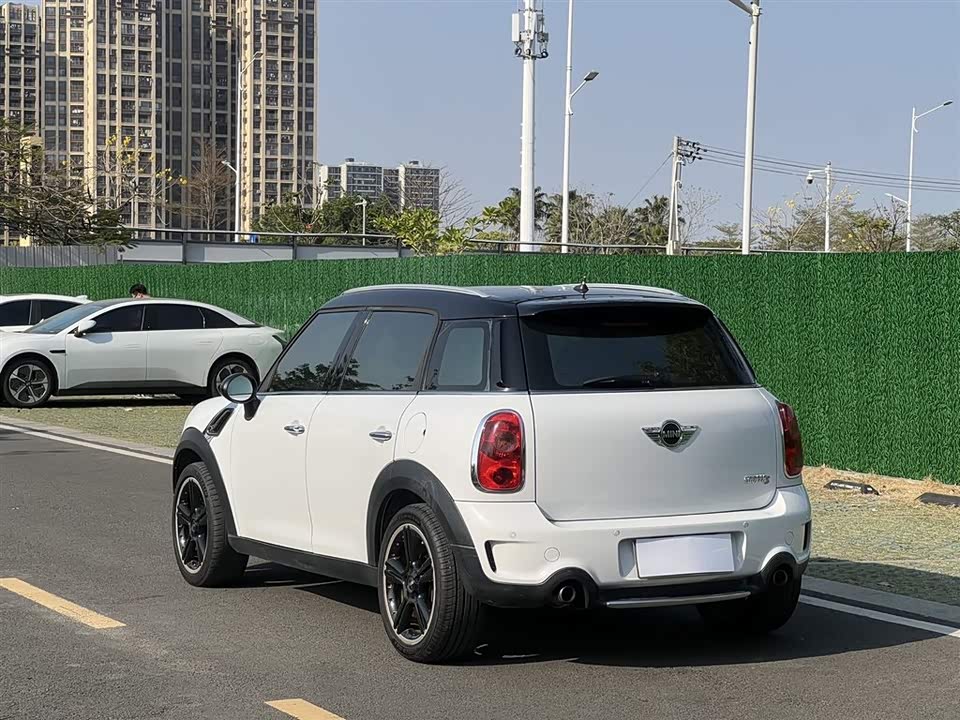 MINI COUNTRYMAN