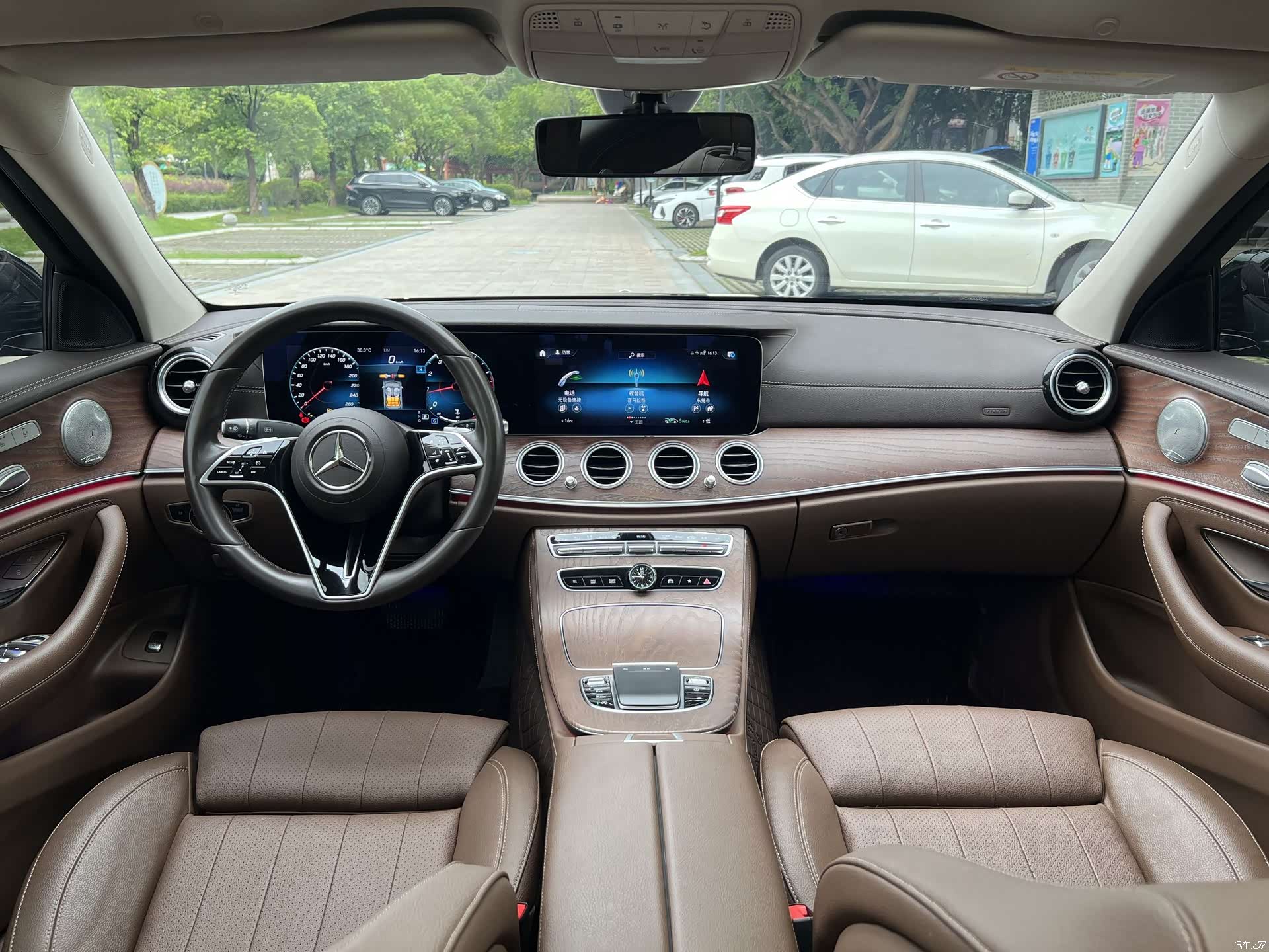 Mercedes-Benz E-Class, 2022 11