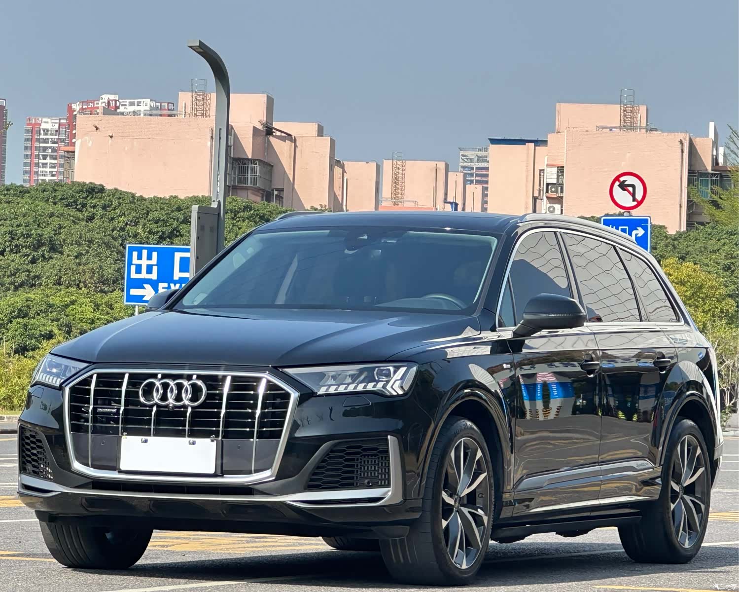Audi Q7, 2024 1