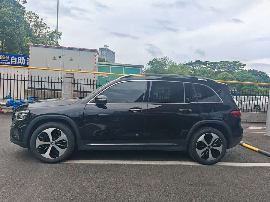 Mercedes-Benz GLB 2023, фото 3
