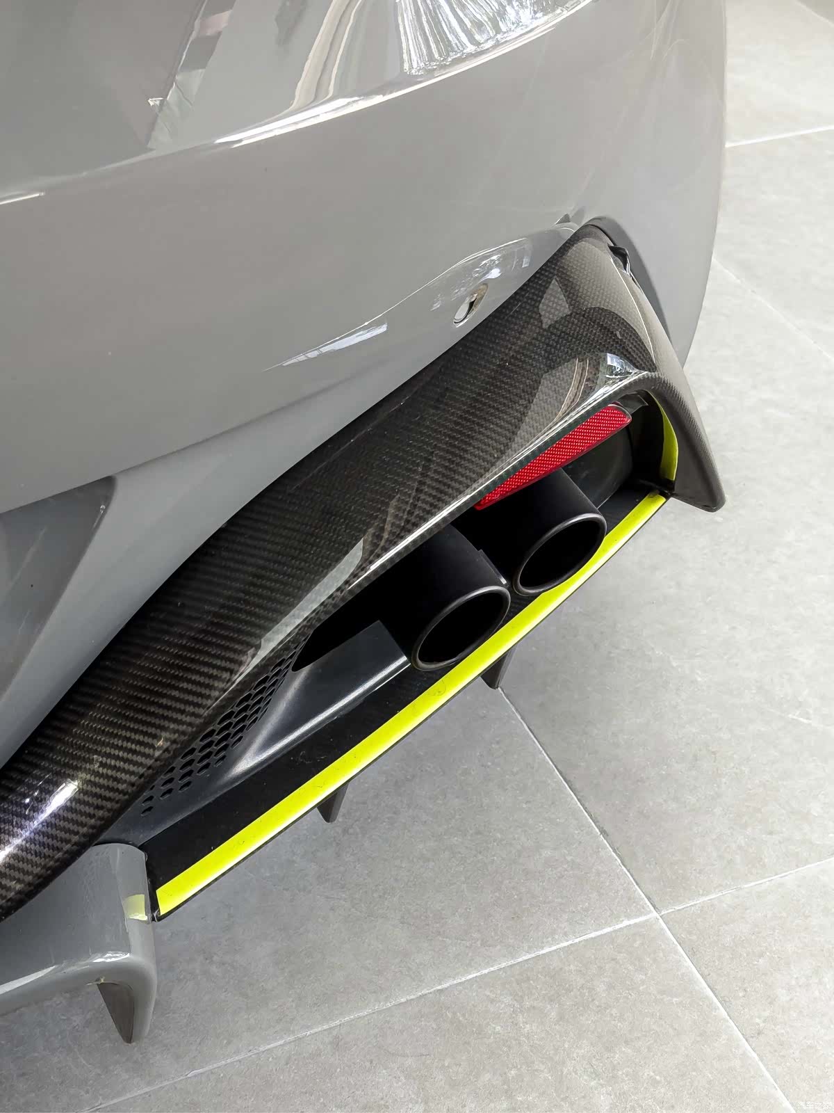 V8 Vantage, 2021 14