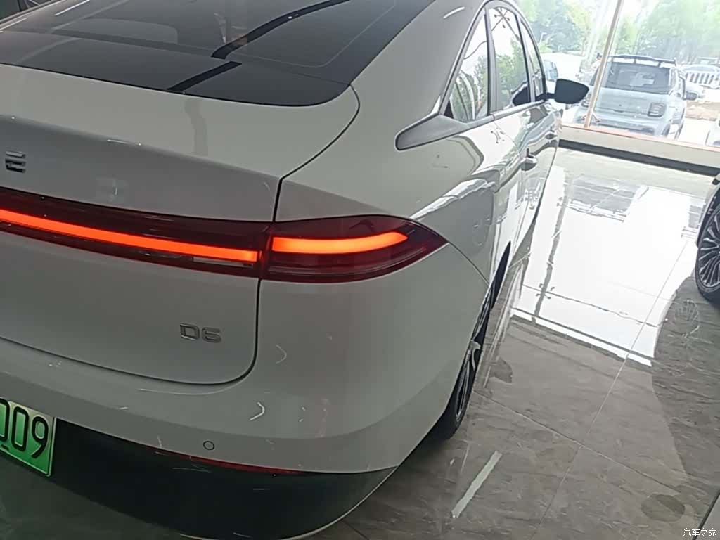 Roewe D6, 2025 8
