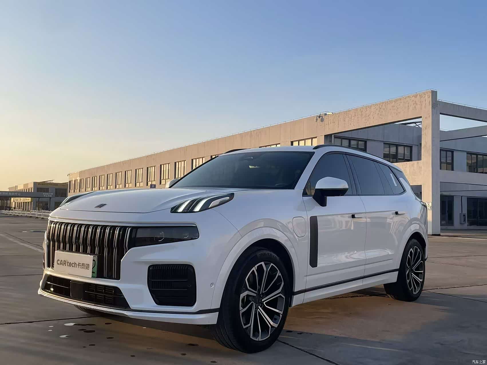 Lynk & Co 02