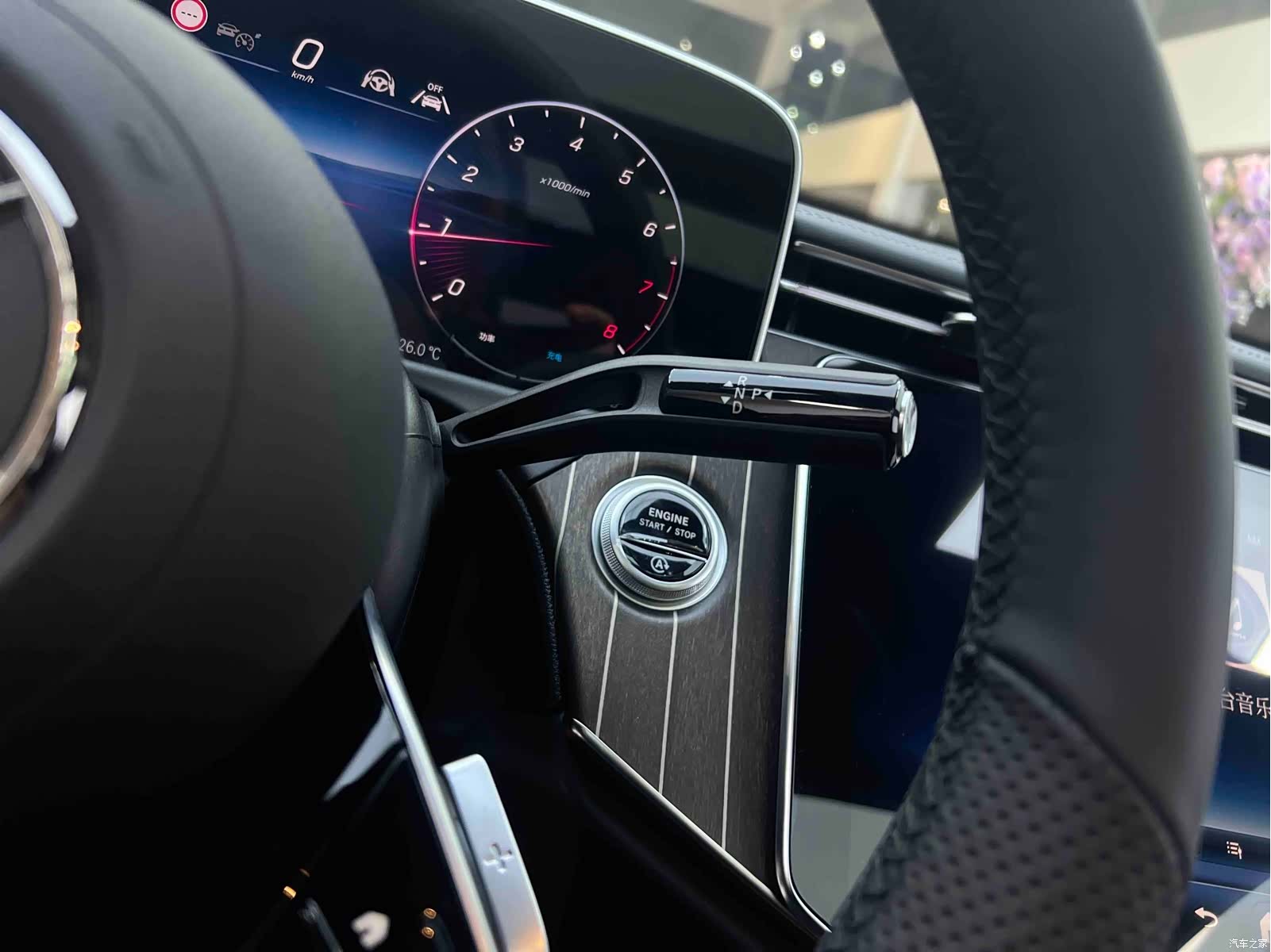 Mercedes-Benz E-Class, 2025 10