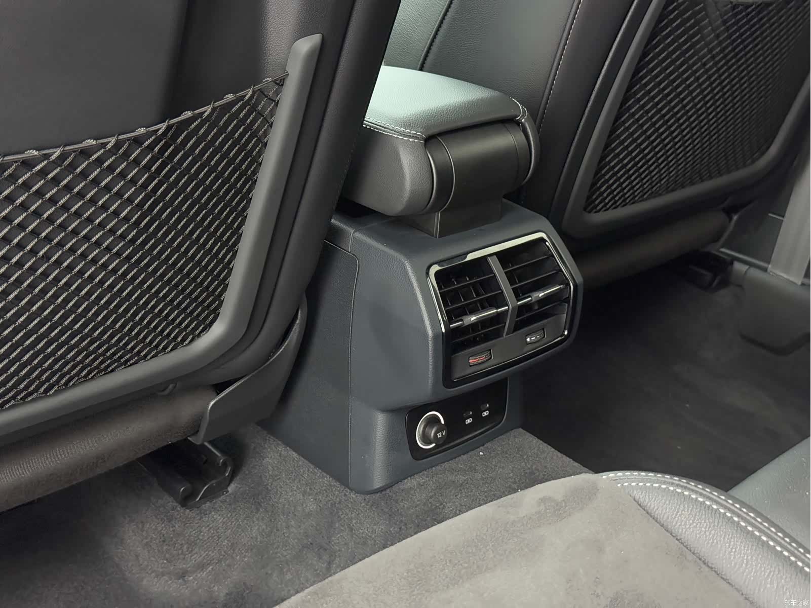 Audi Q3, 2022 13