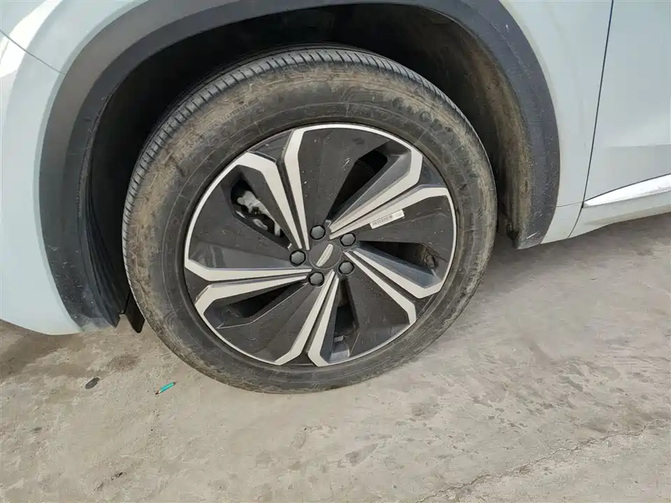 Geely Monjaro plug-in-hybrid