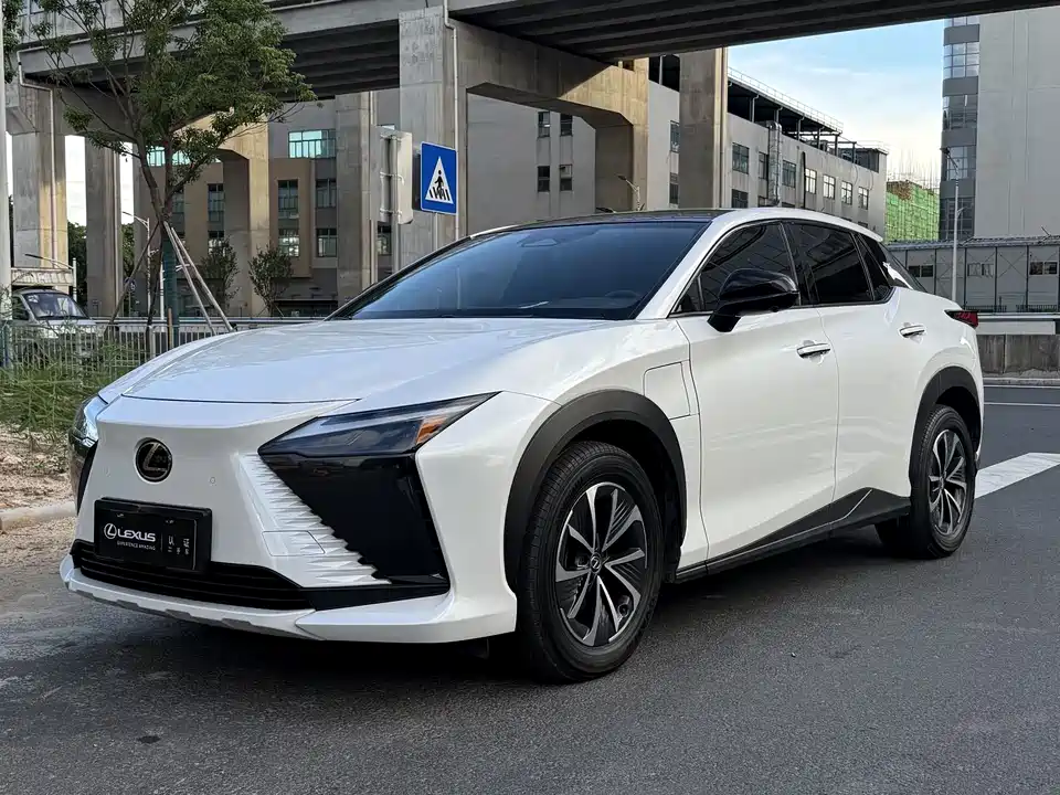 Lexus RZ
