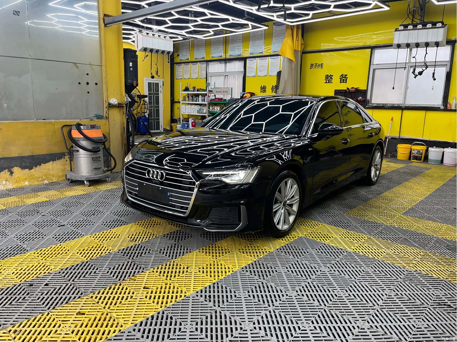 Audi A6L, 2022 1