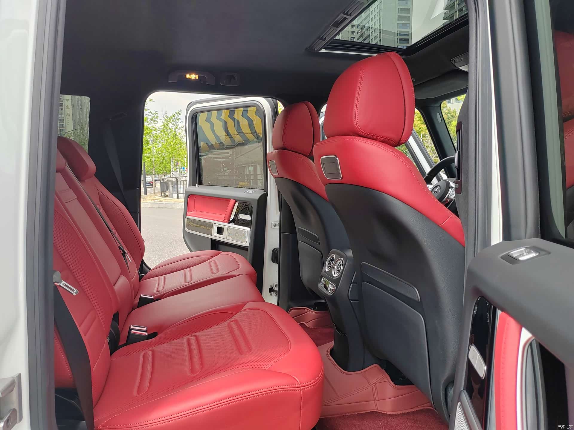 Mercedes-Benz G-Class, 2023 12