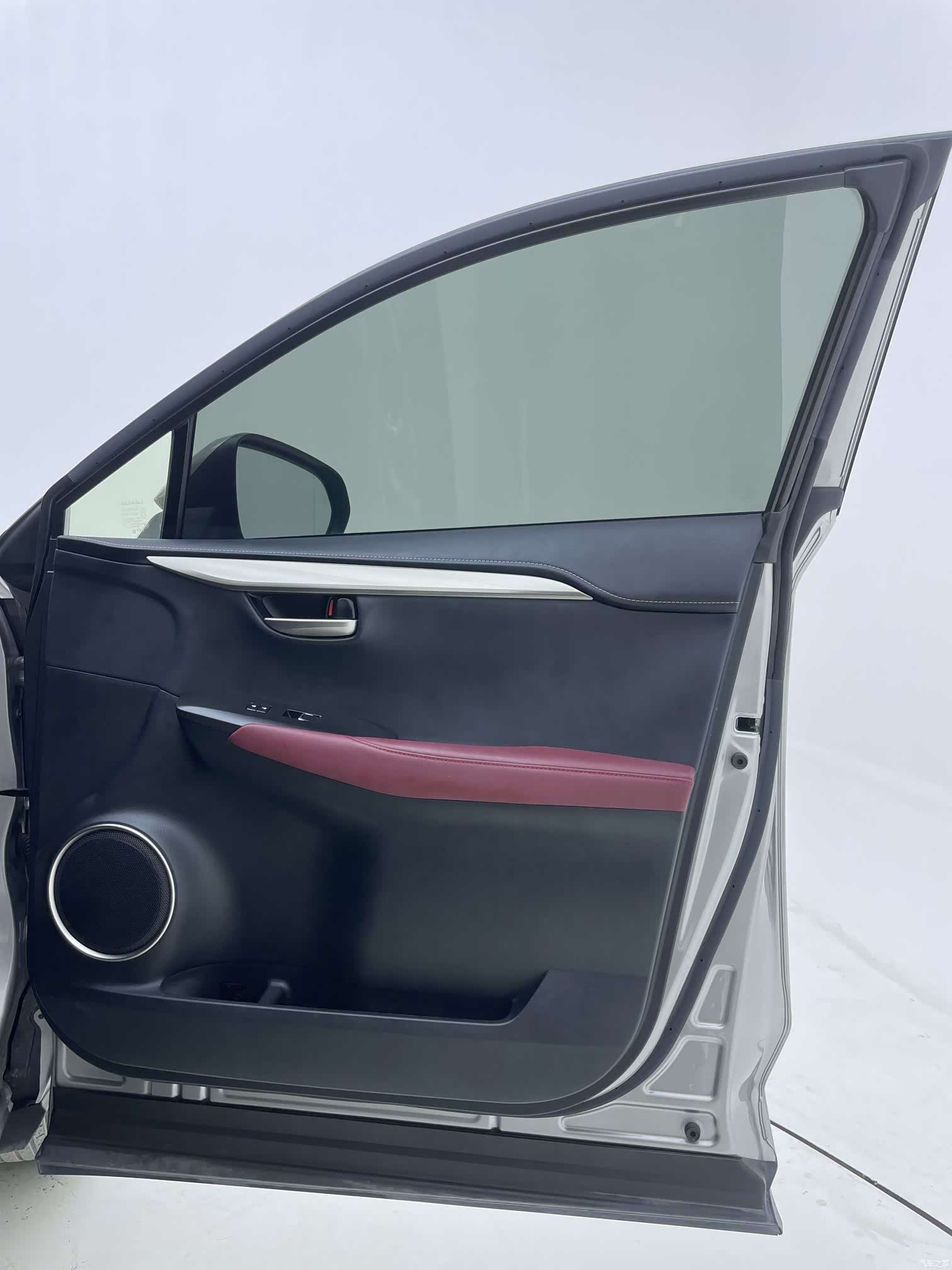 Lexus NX, 2021 21