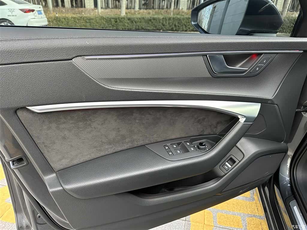 Audi A6L, 2019 8