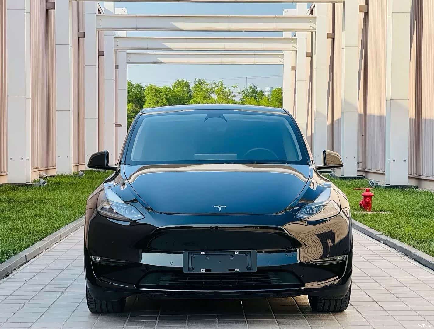 Tesla Model Y, 2023 2