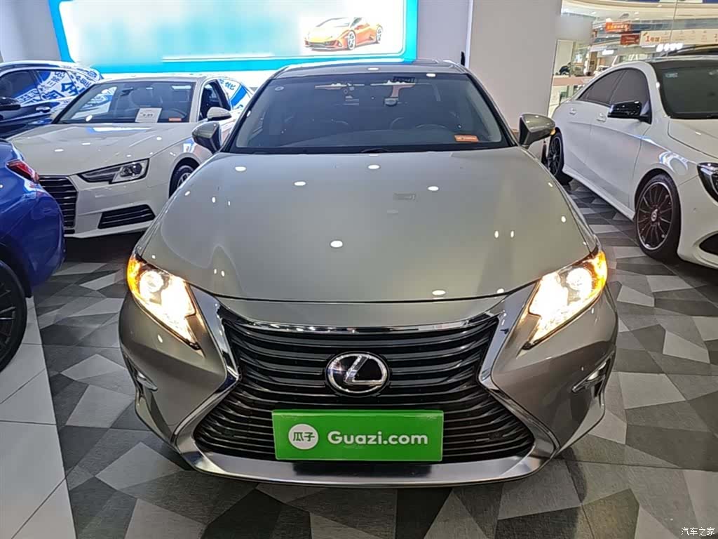 Lexus ES, 2017 3