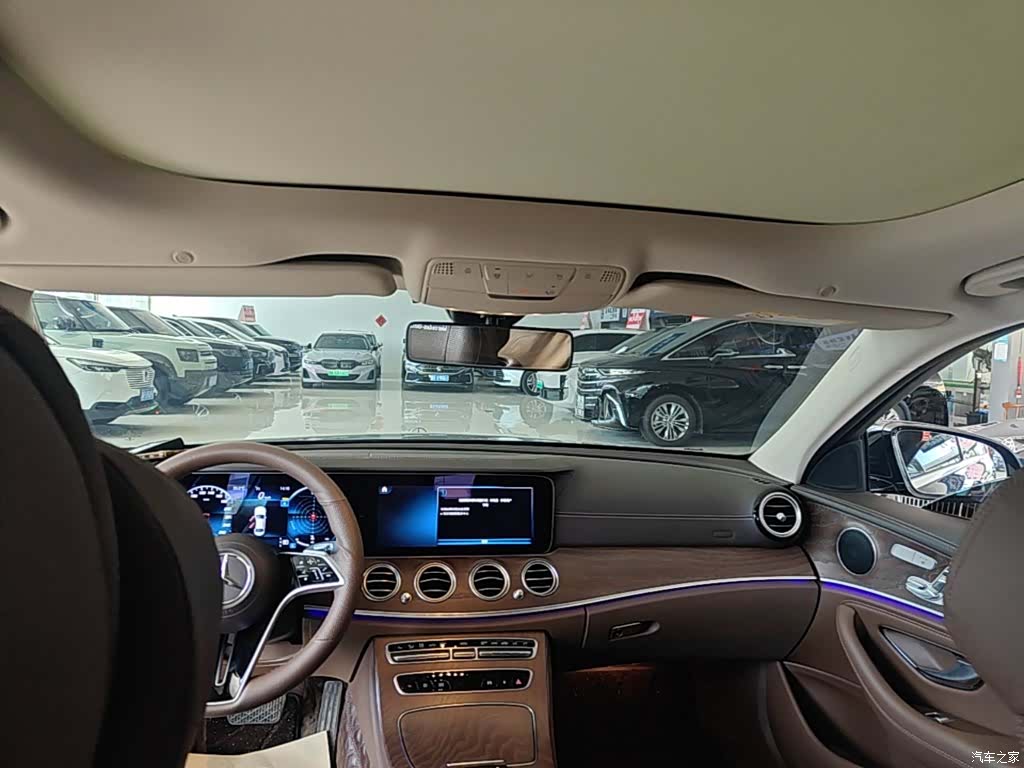 Mercedes-Benz E-Class, 2023 18