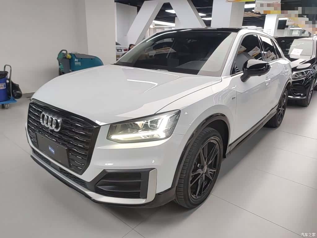 Audi Q2L, 2020 2