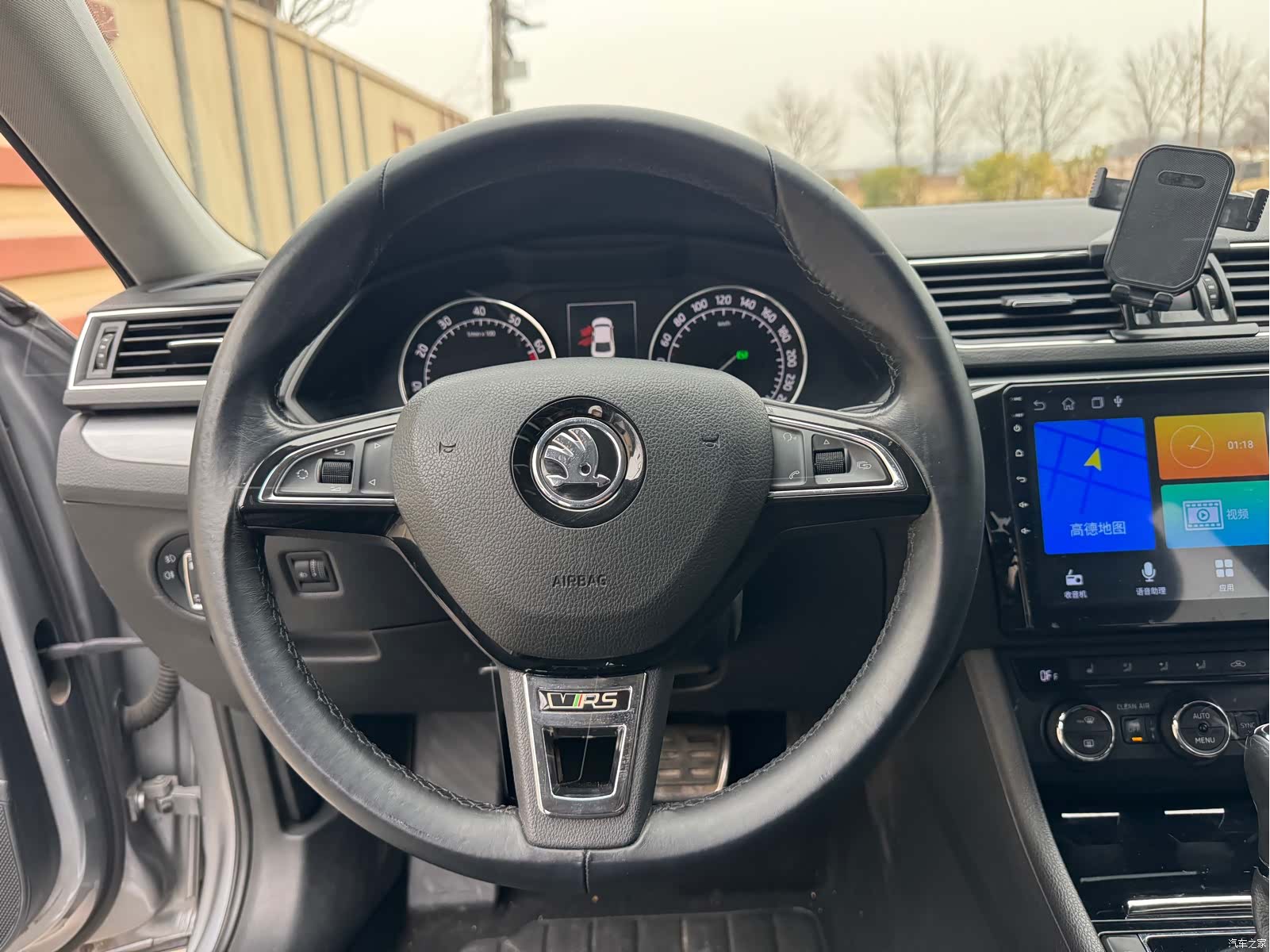 Skoda Superb, 2017 10