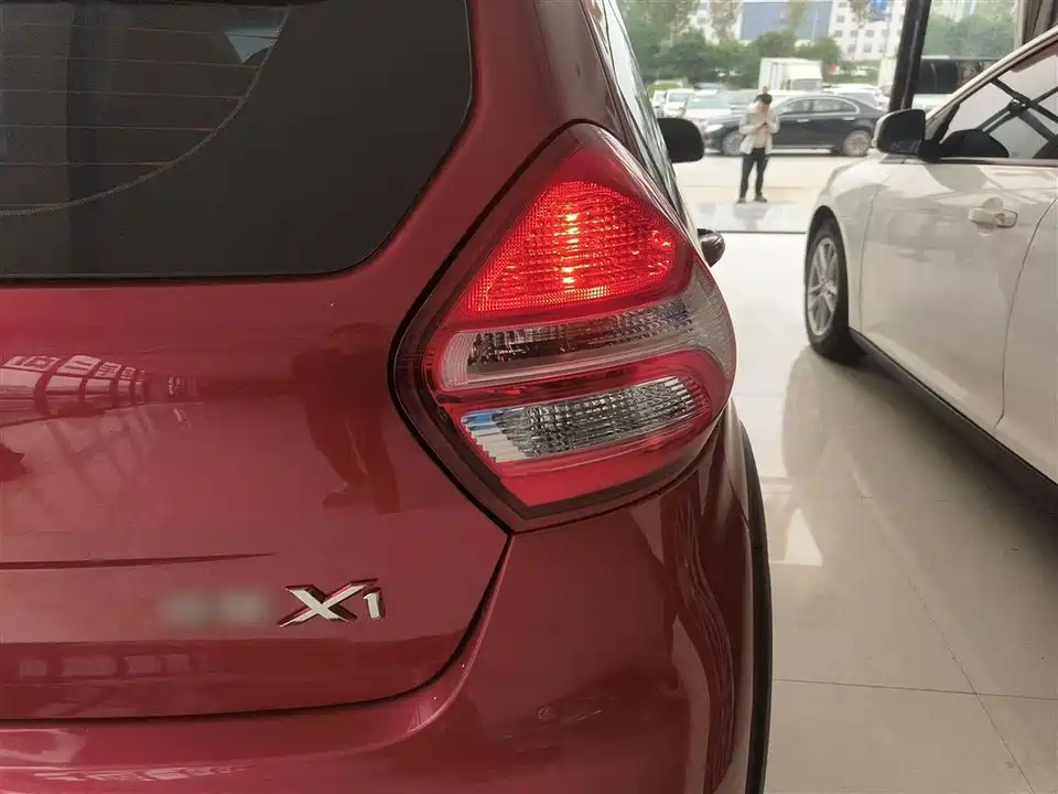 Geely Vision X1