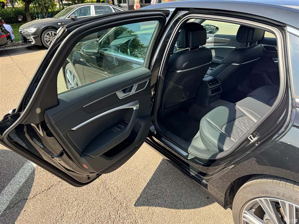 Audi A6L, 2025 23