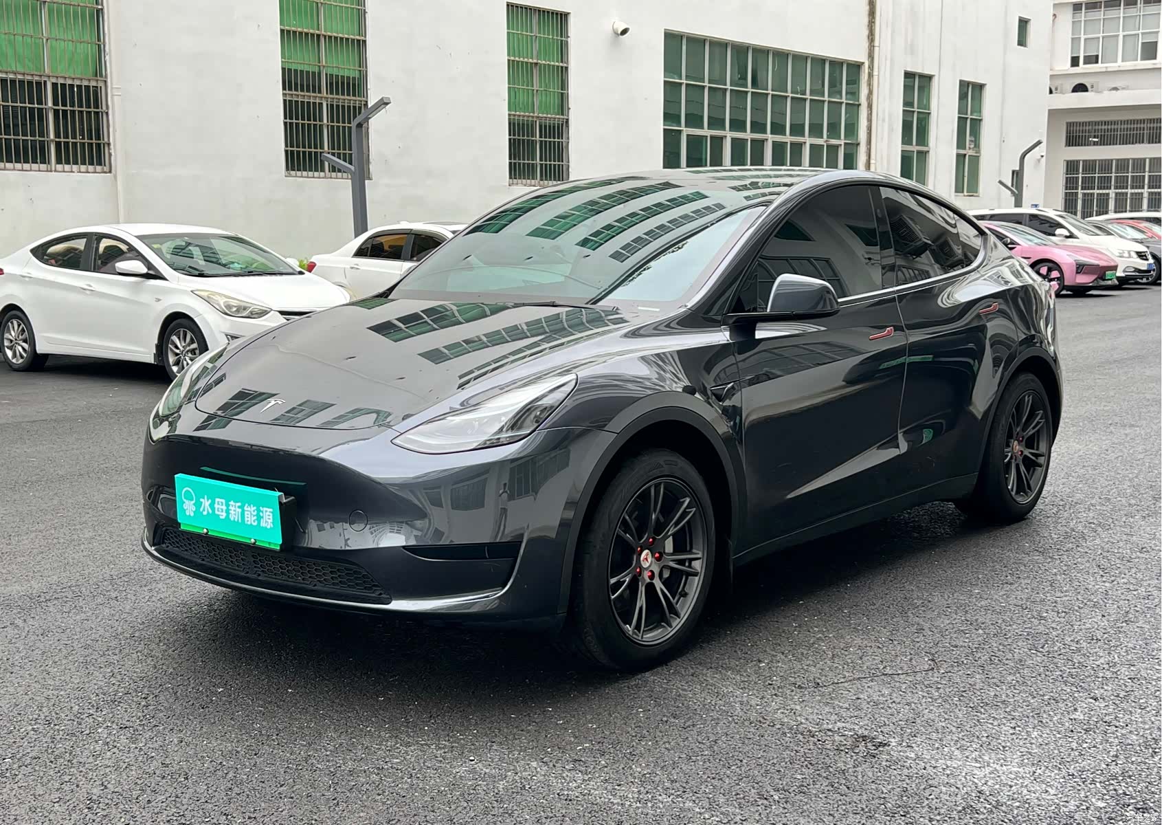 Tesla Model Y, 2024 1