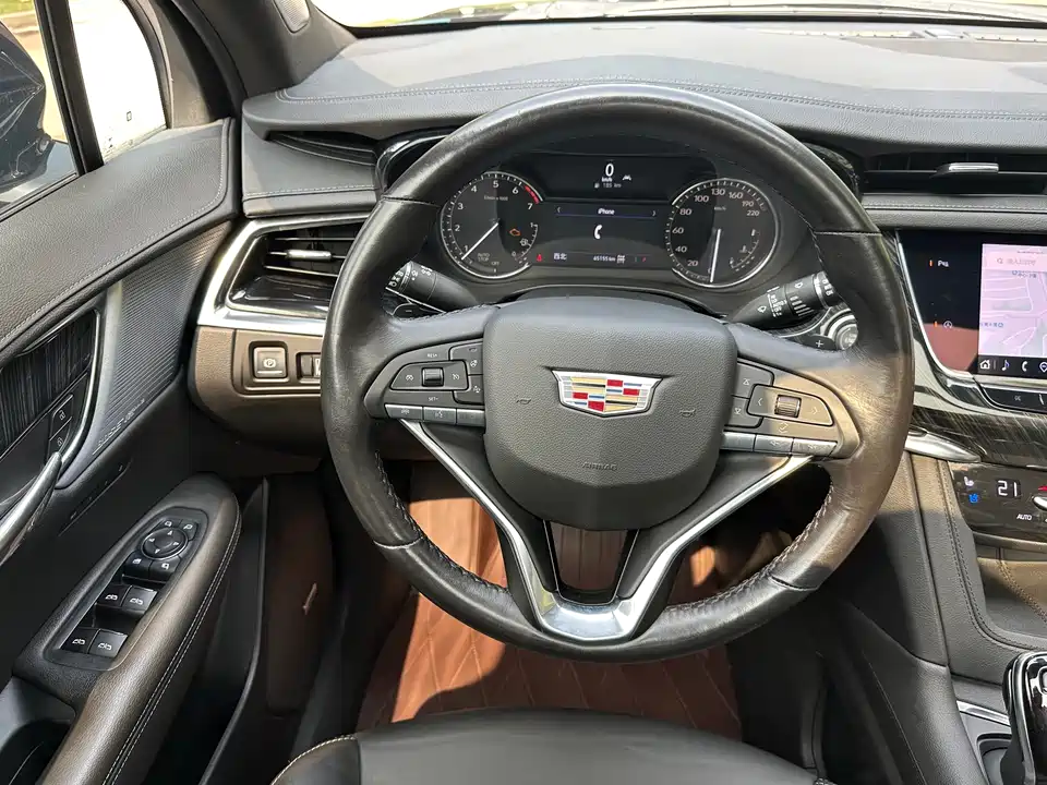 Cadillac XT6