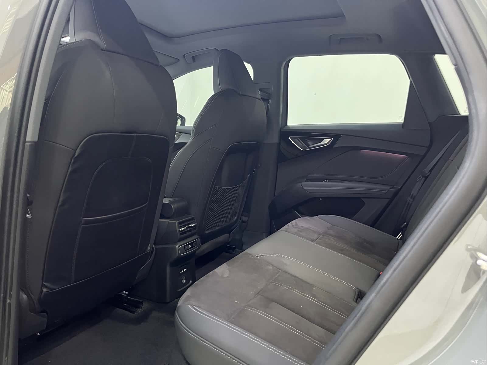 Audi Q4 e-tron, 2023 13