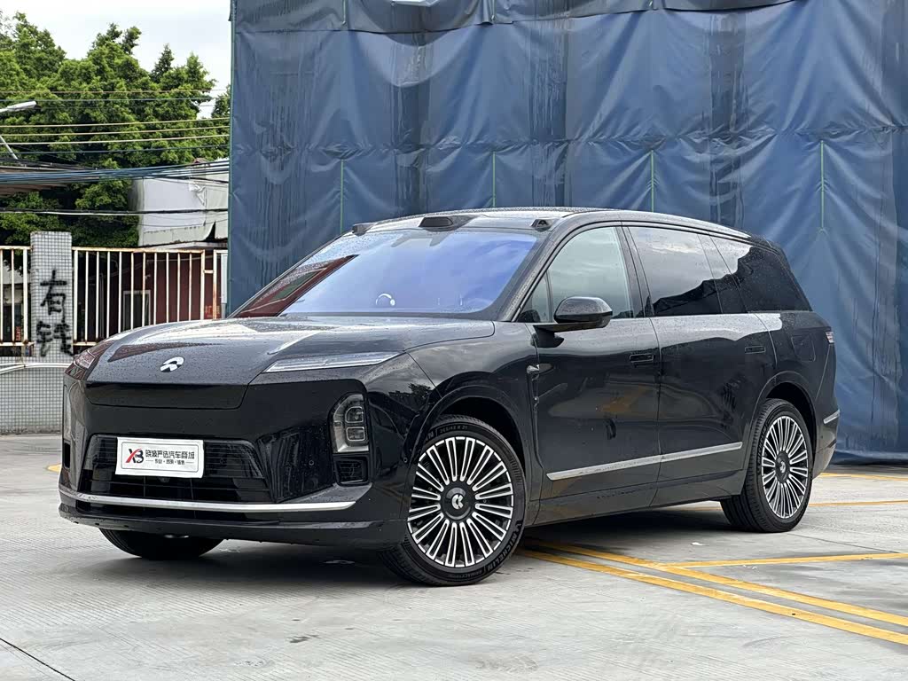 NIO ES8
