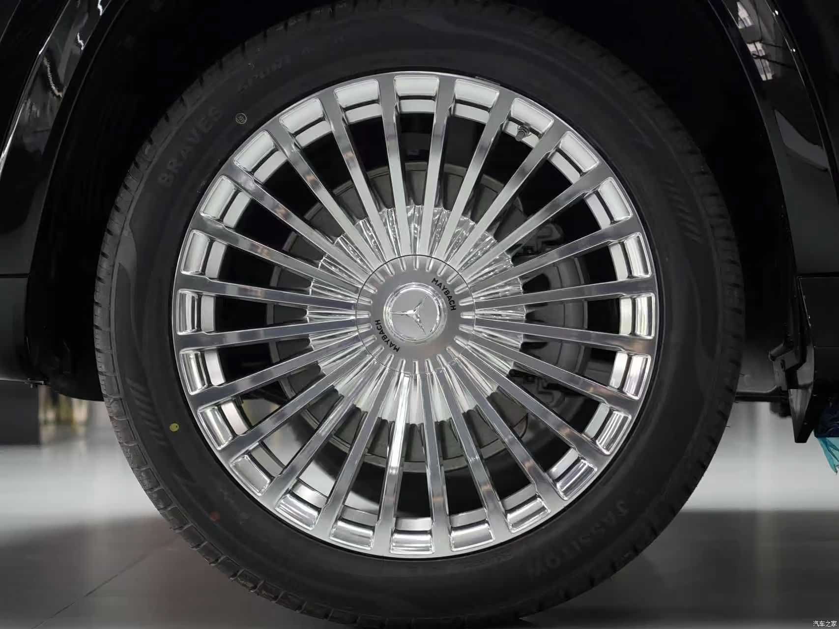 Maybach GLS, 2025 10