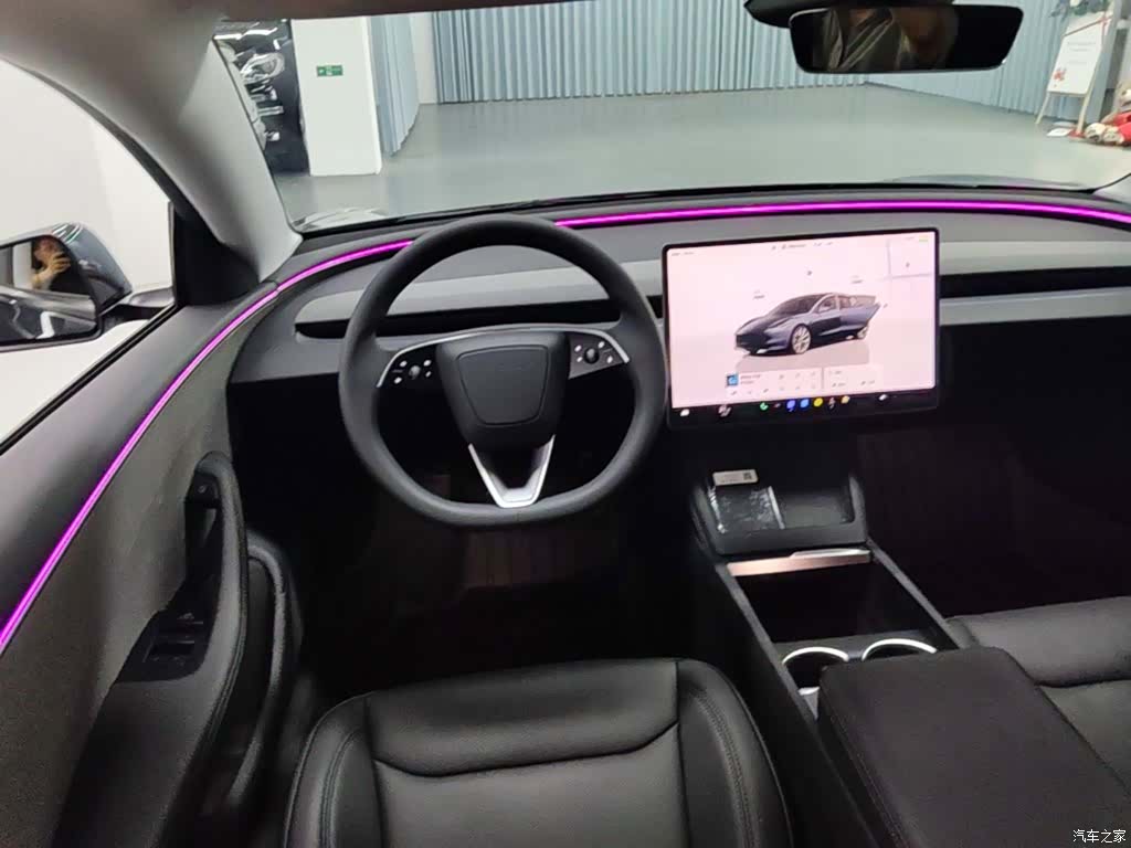 Tesla Model 3, 2025 11