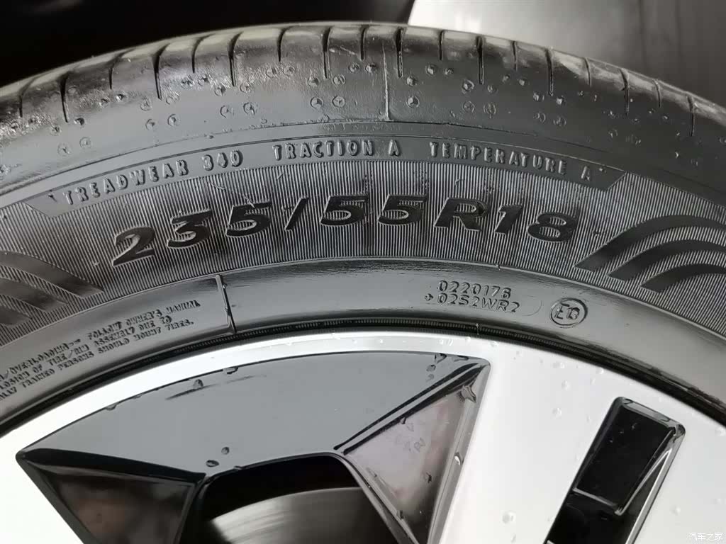 Mercedes-Benz GLB, 2024 24