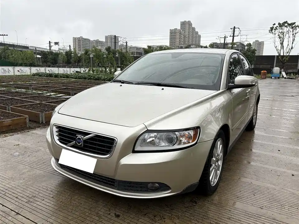 Volvo S40