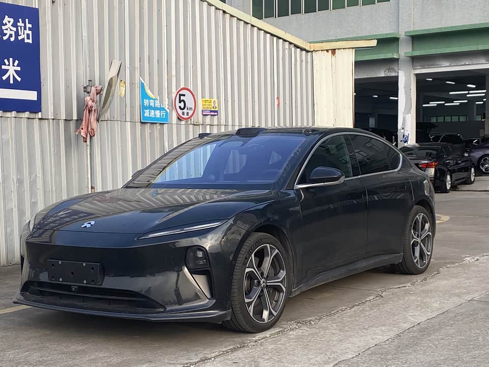 NIO ET5