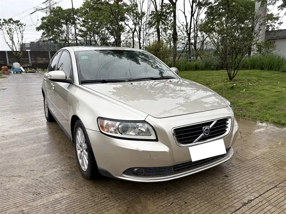 Volvo S40
