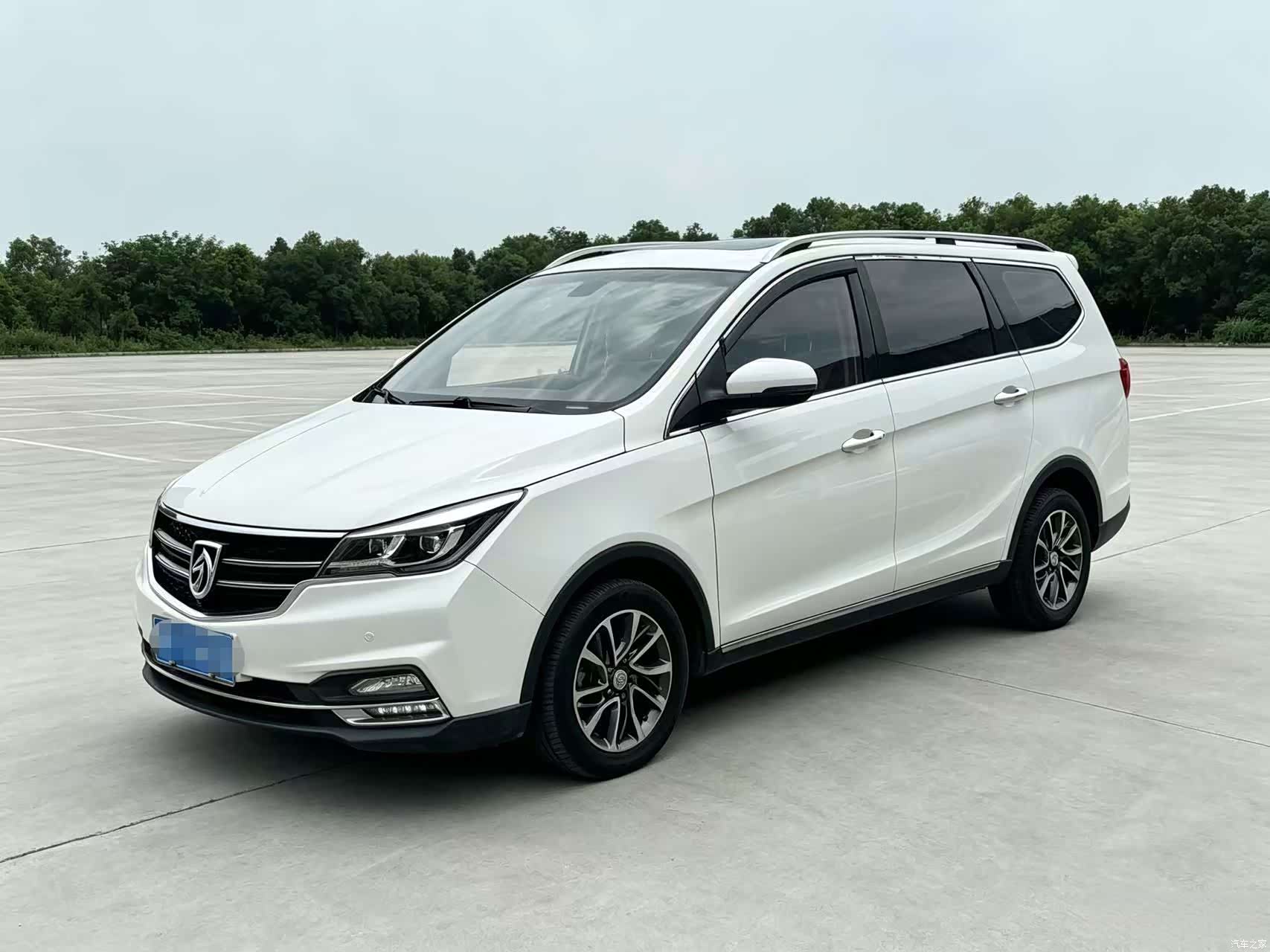 Wuling 730, 2017 1