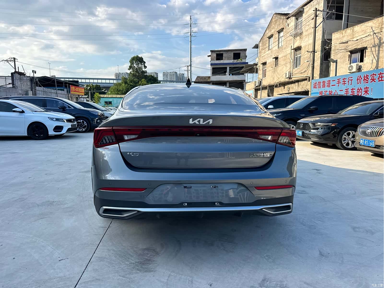 Kia K5, 2022 4