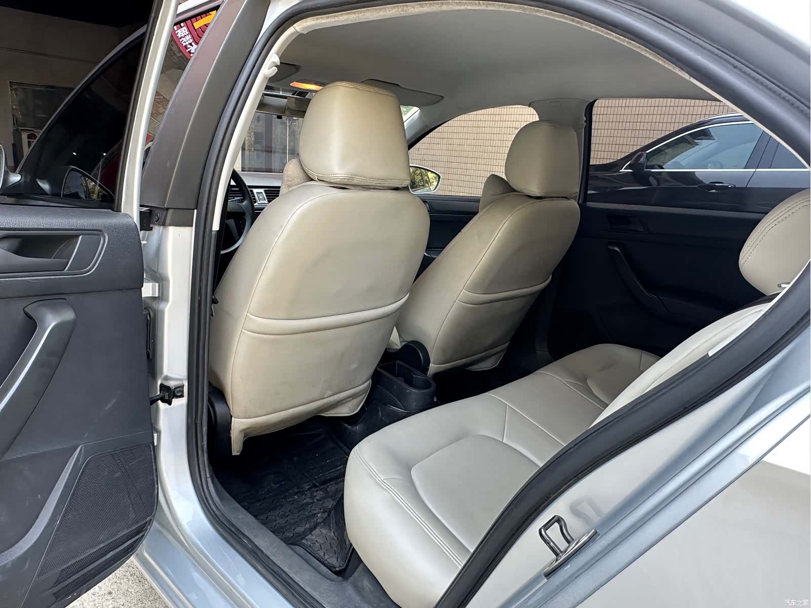 Volkswagen Santana, 2014 7
