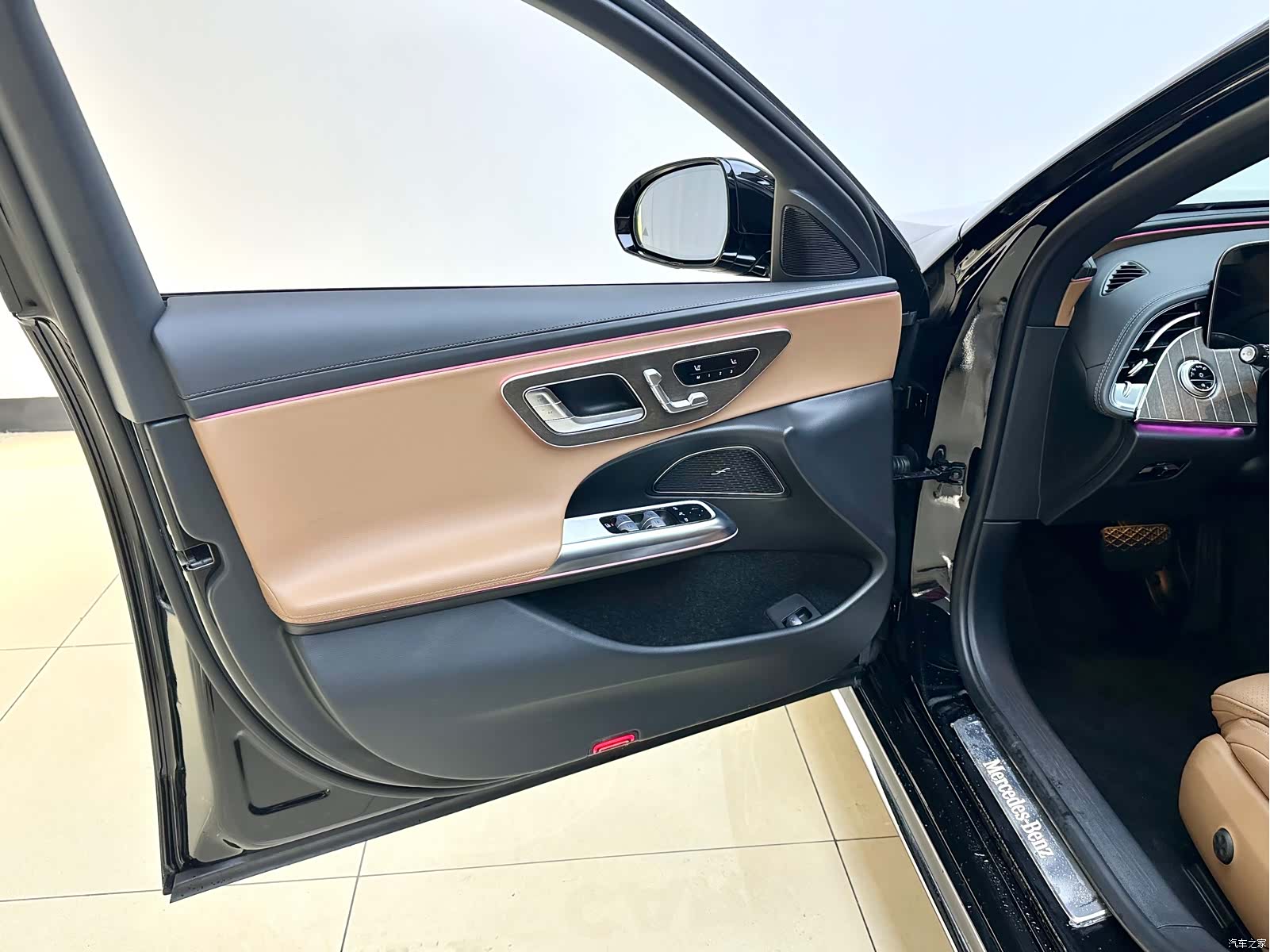 Mercedes-Benz E-Class, 2024 18