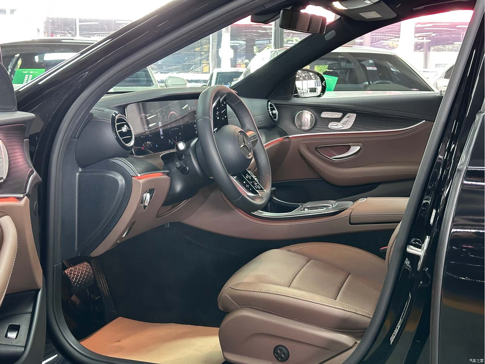 Mercedes-Benz E-Class, 2023 3