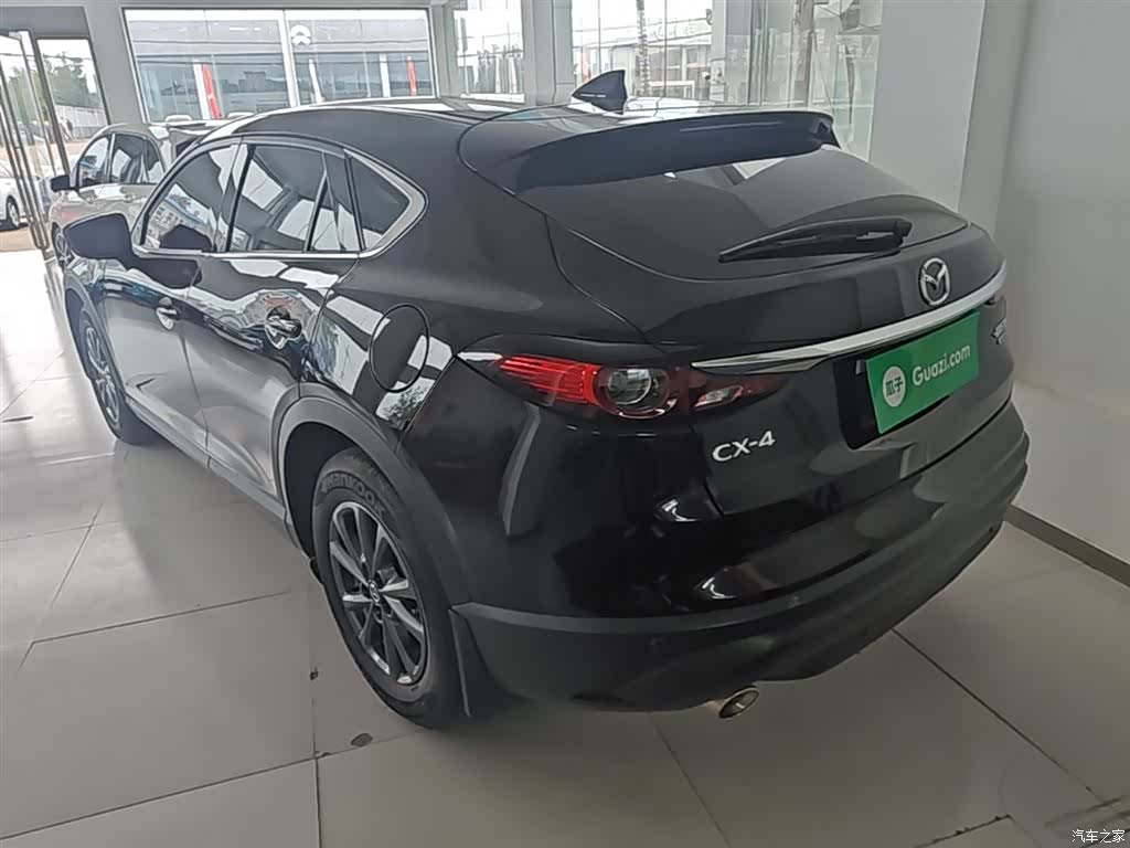 Mazda CX-4, 2021 все фото