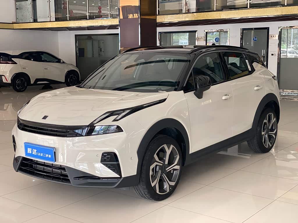Lynk & Co 06