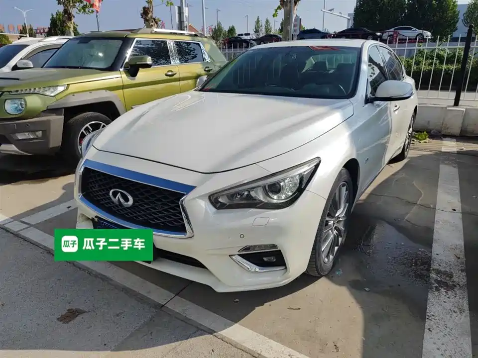 Infiniti Q50L